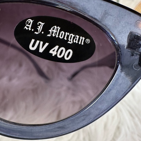 AJ Morgan • Filter Cat 3 My Melody Sunglasses in Crystal Blue - Picture 2 of 8